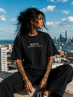 QUIETLY UNBREAKABLE l Premium Unisex T-Shirt mit Rundhalsausschnitt l Emotional Ki Artwork